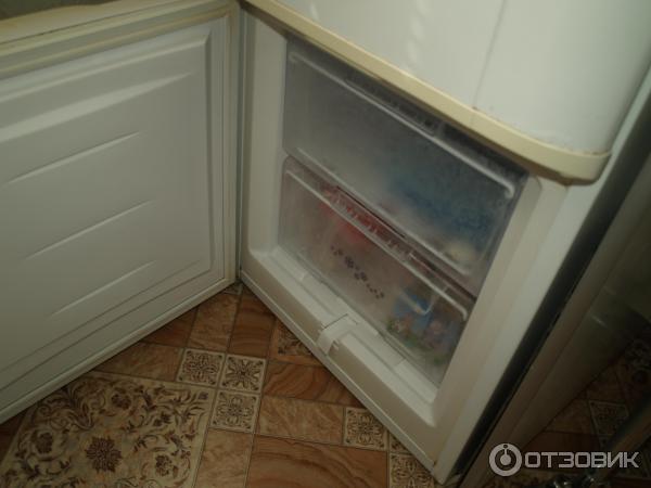 Холодильник Zanussi ZRB 330 WO фото