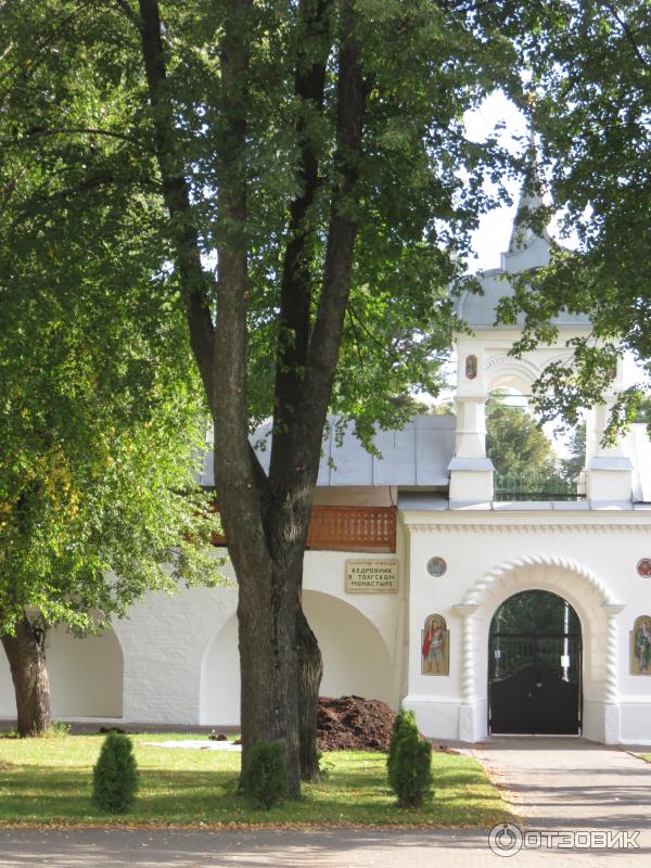 Толга-Ярославль-женский монастырь вход в кедровую рощу 16в