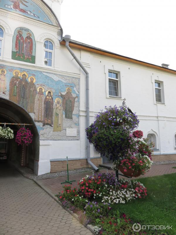 Толга-Ярославль-женский монастырь- арка входа