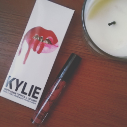 Отзыв о Жидкая помада для губ Kylie Matte Liquid