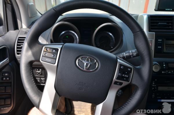 Автомобиль Toyota Land Cruiser 150 фото