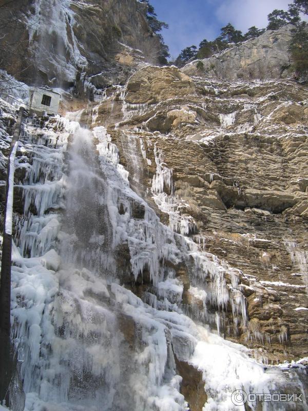 Отзыв о Экскурсия к водопаду Учан-Су (Крым, Ялта) | Зимний вид на  величественный водопад