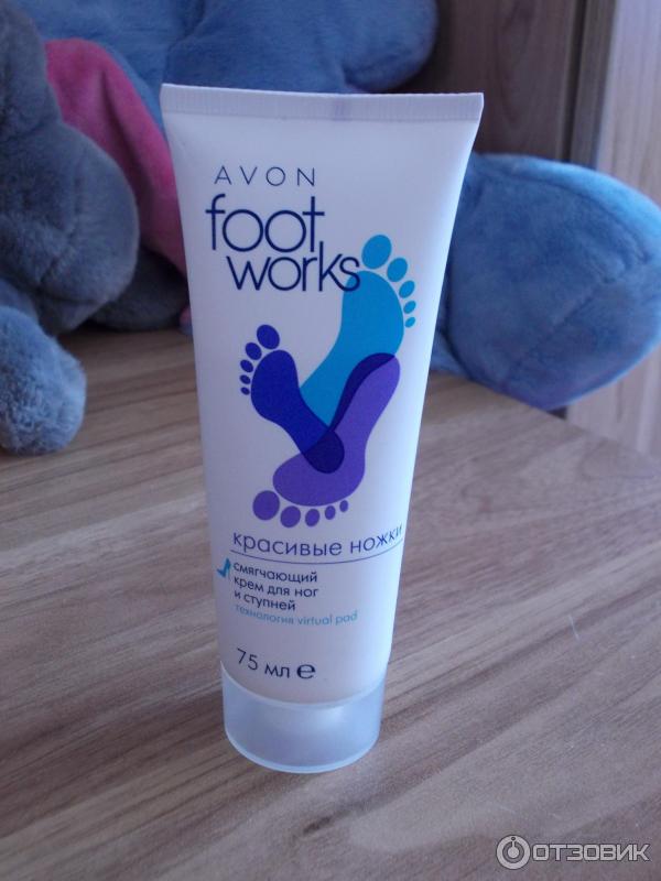 Ног avon. Foot works Avon кремы. Avon foot works крем для ног. Ночной восстанавливающий крем для ног эйвон. Avon крем для ног foot смягчающий.