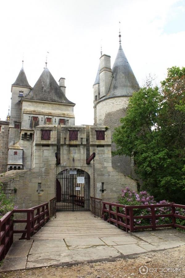Замок де ля Рошпот Chateau de la Rochepot Франция Бургундия отзыв фото