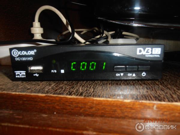 Цифровой телевизионный приемник DColor DC1301HD фото