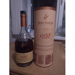 Remy martin 1738 accord. Реми Мартин 1738 Аккорд Роял. Реми Мартин коньяк 1738 Royal. Remy Martin 1738 Accord Royal 1l. Коньяк Реми Мартан 1738 Аккорд Роял.