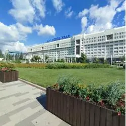 Фото Сквер у гостиницы Урал (Россия, Пермь)