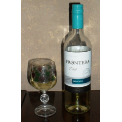 Frontera moscato. Вино Фронтера Москато. Frontera Moscato Винлаб. Фронтера Москато сладкое белое. Фронтера Мускат белое сладкое.