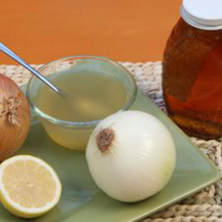Лук, мёд и лавровый лист: три бабушкиных рецепта, чтобы быстро избавиться от кашля