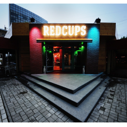 Ред капс донецк. Кафе REDCUPS Донецк. Редкапс REDCUPS Донецк. На бульваре Пушкина ред капс. REDCUPS Донецк меню.