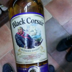 Виски блэк корсар. Black Corsair виски. Виски российский купажированный Блэк Корсар. Виски Кизляр. Дагестанский виски.