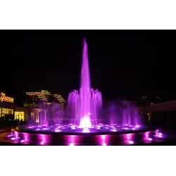 Жалаңаш кисканың фотосы Қараңызшы, еркек қызды сындырып, оны сиқырлайды